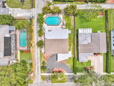 2003 N 42nd Avenue Hollywood FL 33021