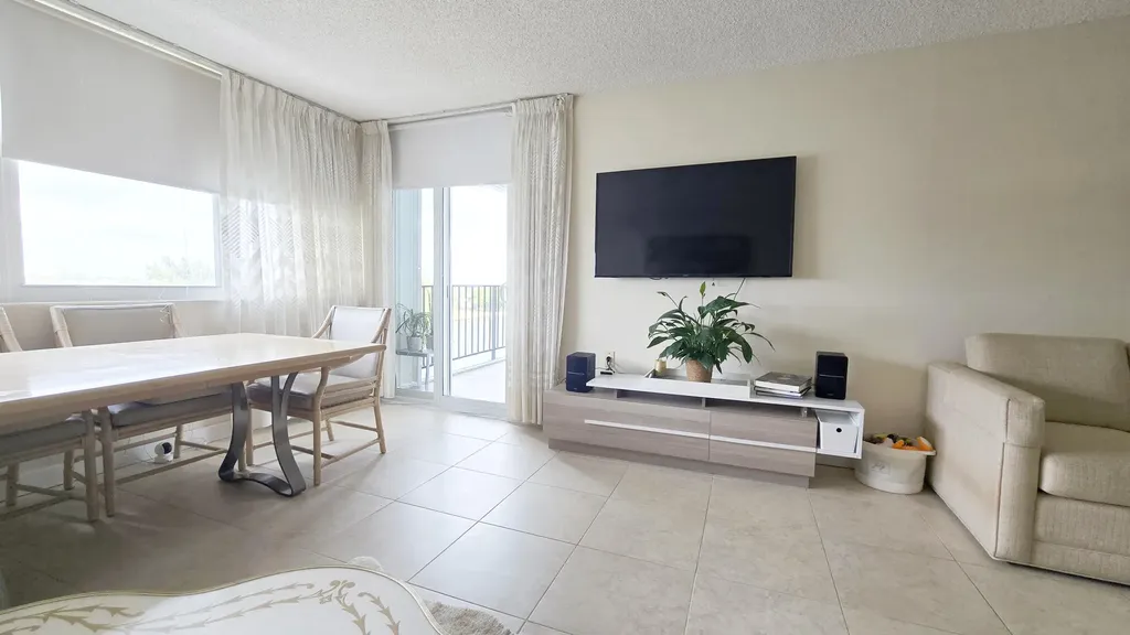 1400 S Ocean Drive Hollywood FL 33019