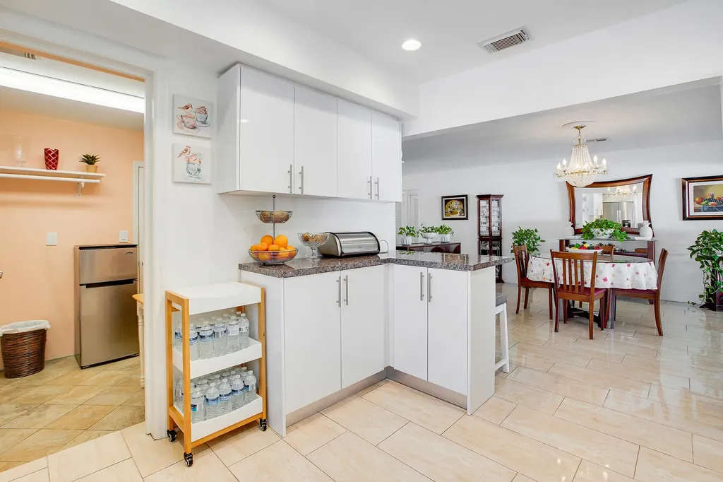 104 N 31st Court Hollywood FL 33021