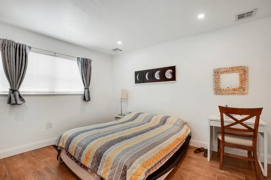104 N 31st Court Hollywood FL 33021