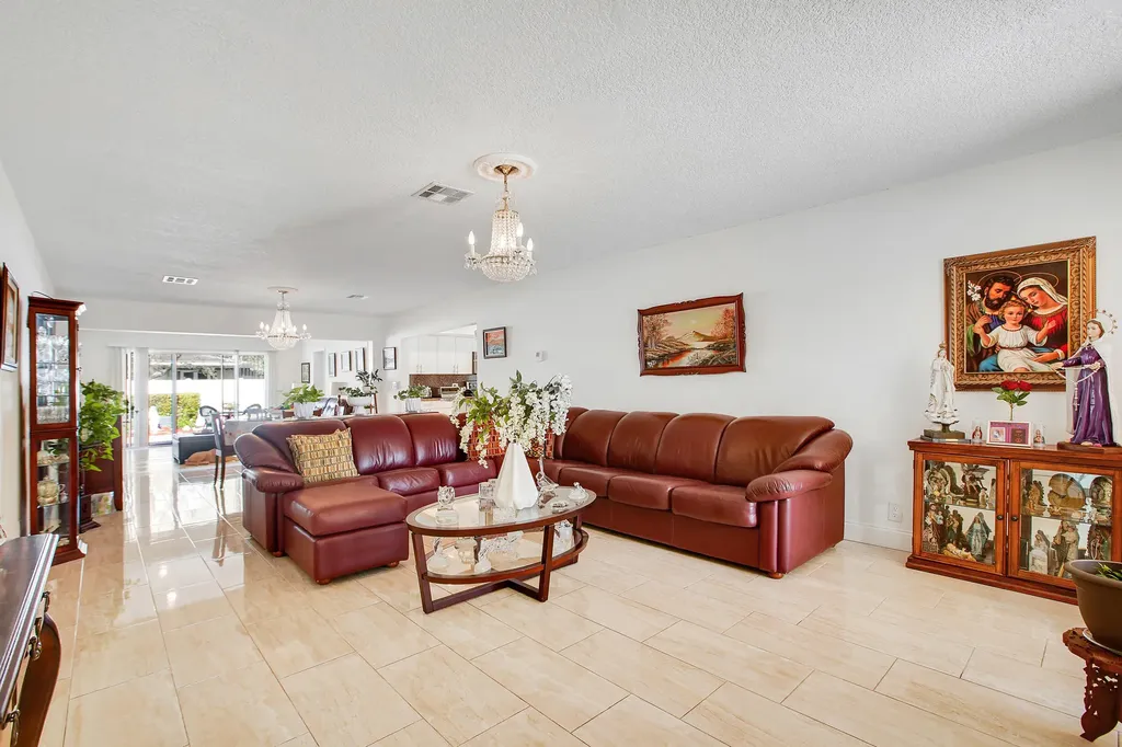 104 N 31st Court Hollywood FL 33021