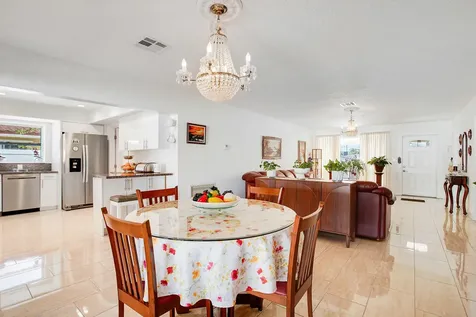 104 N 31st Court Hollywood FL 33021