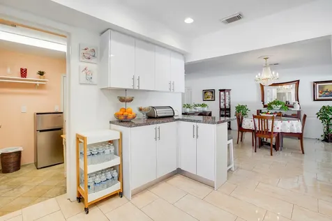 104 N 31st Court Hollywood FL 33021