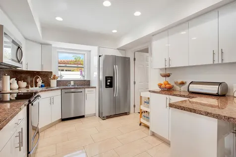 104 N 31st Court Hollywood FL 33021