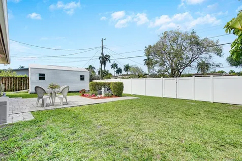 104 N 31st Court Hollywood FL 33021