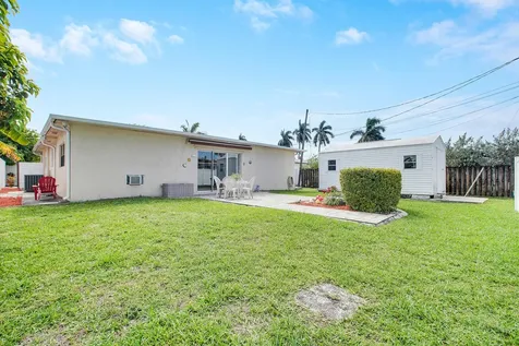 104 N 31st Court Hollywood FL 33021