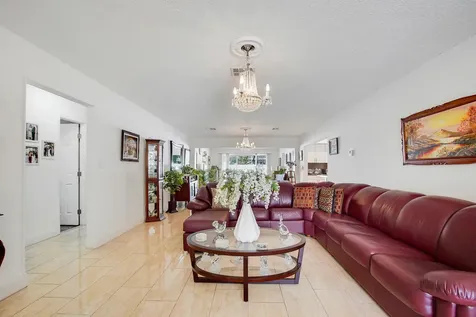 104 N 31st Court Hollywood FL 33021