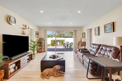 104 N 31st Court Hollywood FL 33021