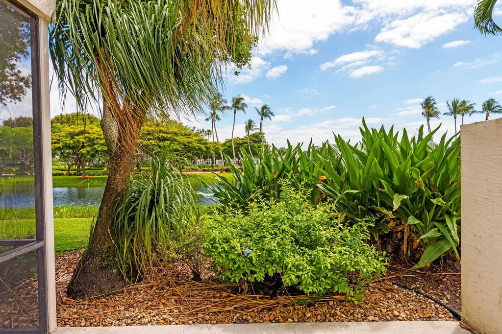 6530 Hawaiian Avenue Boynton Beach FL 33437