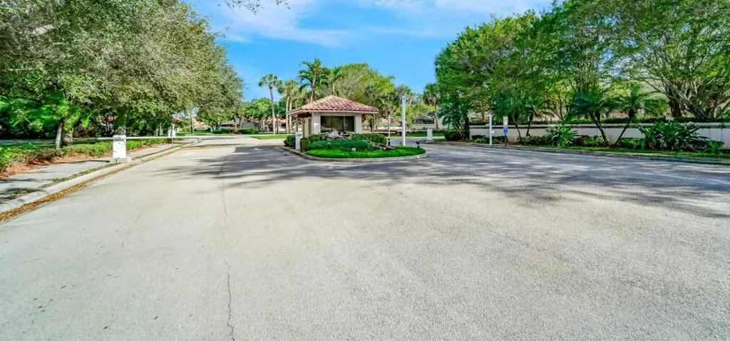 20020 Rima Circle Boca Raton FL 33434