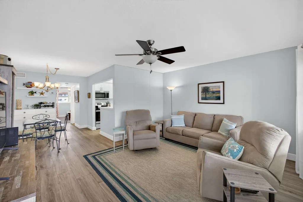 111 Shore Court North Palm Beach FL 33408