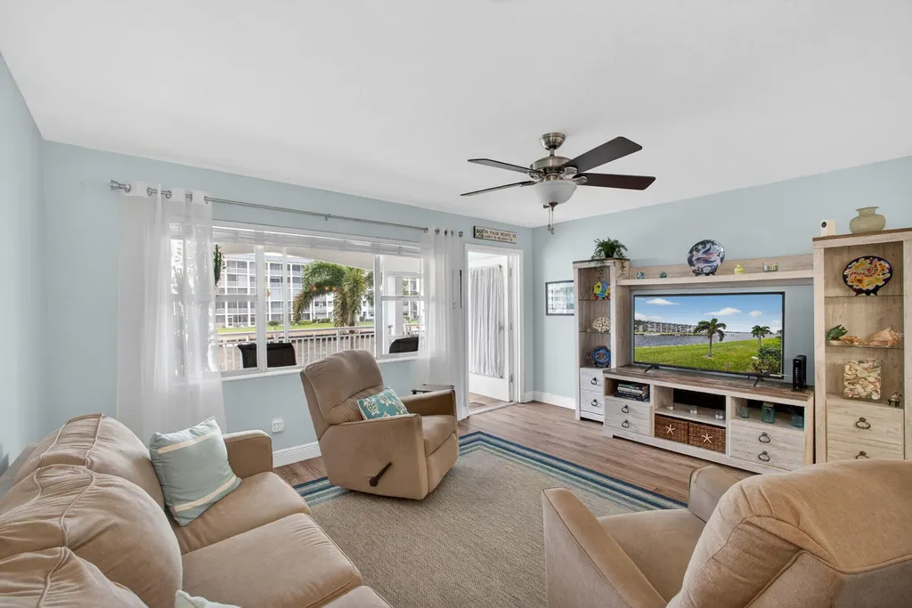 111 Shore Court North Palm Beach FL 33408