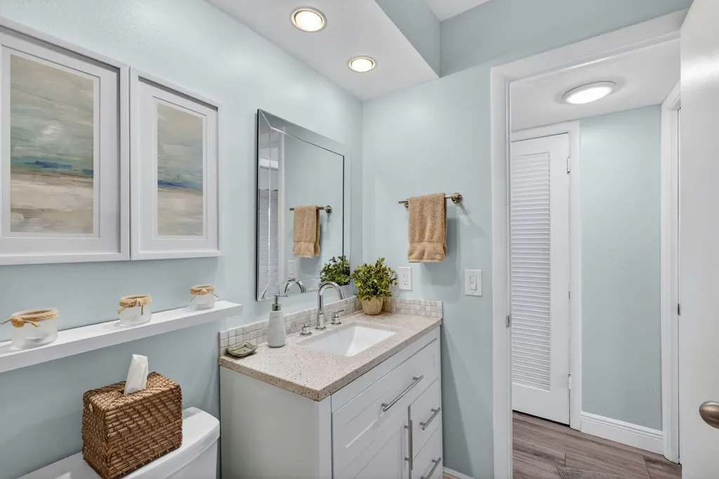 111 Shore Court North Palm Beach FL 33408