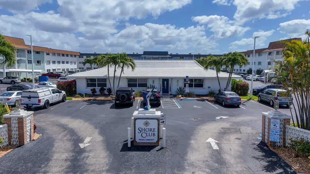 111 Shore Court North Palm Beach FL 33408