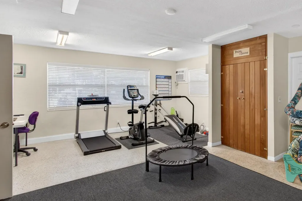 111 Shore Court North Palm Beach FL 33408