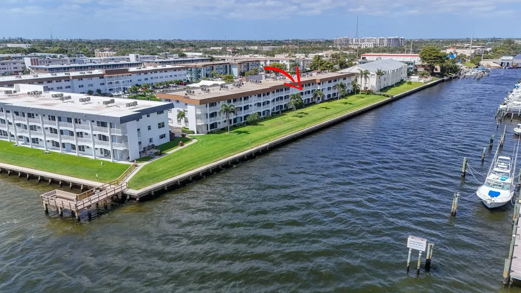 111 Shore Court North Palm Beach FL 33408