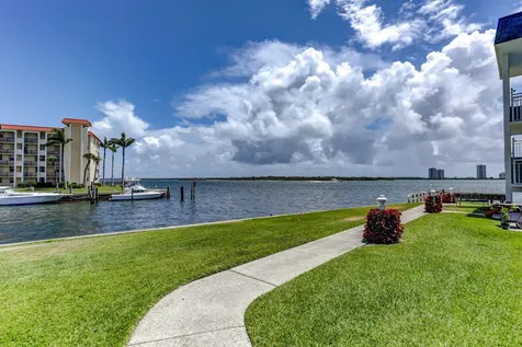 111 Shore Court North Palm Beach FL 33408