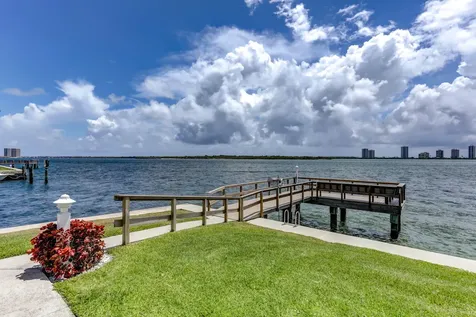 111 Shore Court North Palm Beach FL 33408