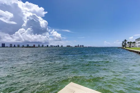111 Shore Court North Palm Beach FL 33408
