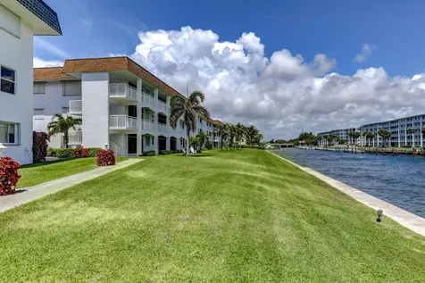 111 Shore Court North Palm Beach FL 33408