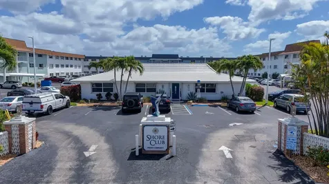 111 Shore Court North Palm Beach FL 33408