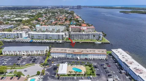 111 Shore Court North Palm Beach FL 33408