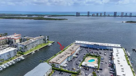 111 Shore Court North Palm Beach FL 33408