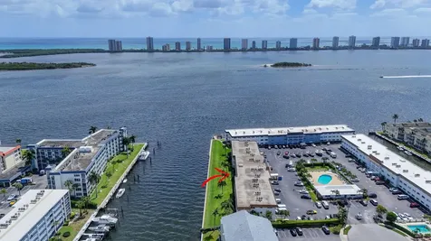 111 Shore Court North Palm Beach FL 33408