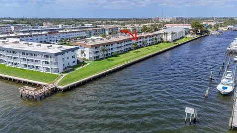 111 Shore Court North Palm Beach FL 33408