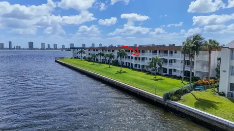111 Shore Court North Palm Beach FL 33408
