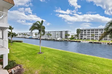 111 Shore Court North Palm Beach FL 33408