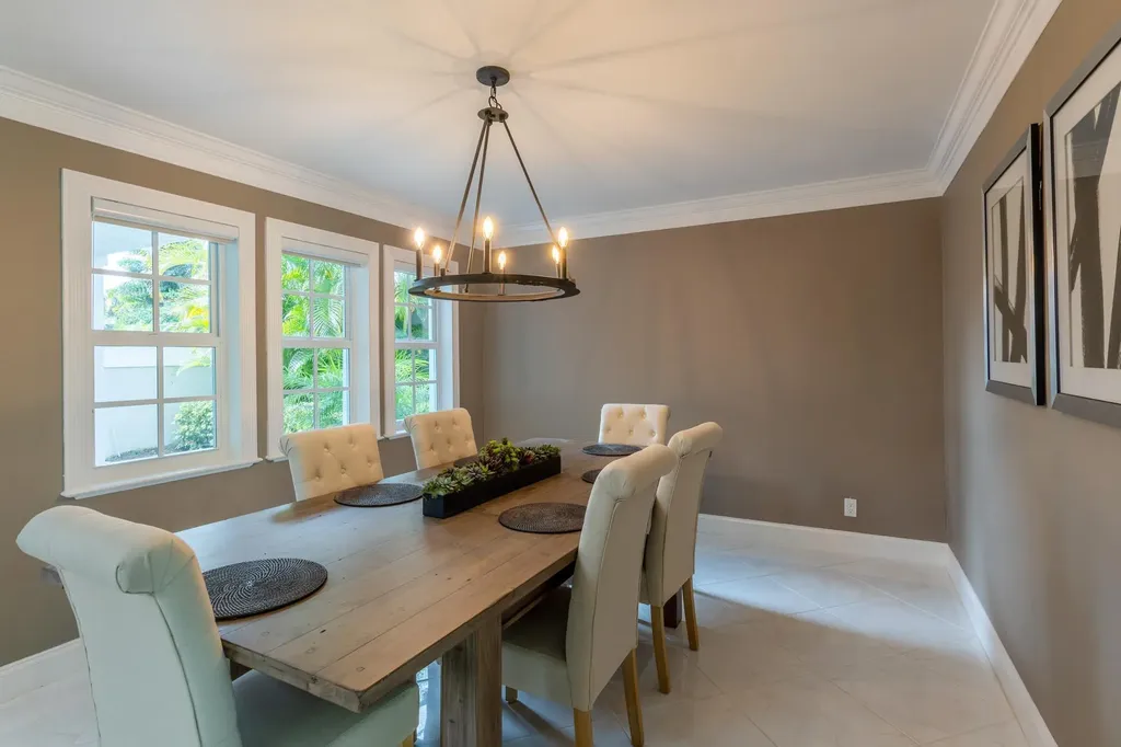 16 Windsor Lane Palm Beach Gardens FL 33418