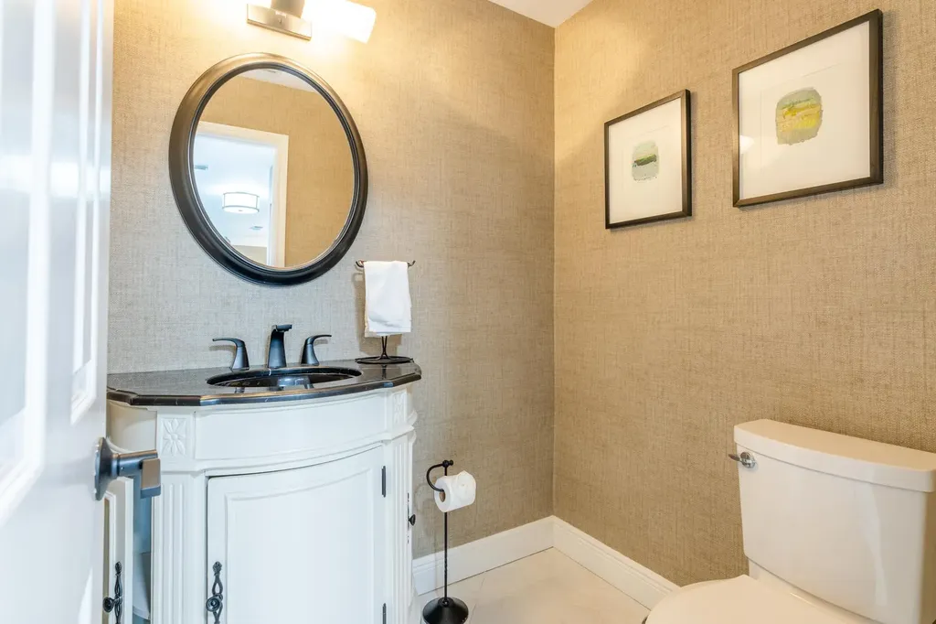16 Windsor Lane Palm Beach Gardens FL 33418