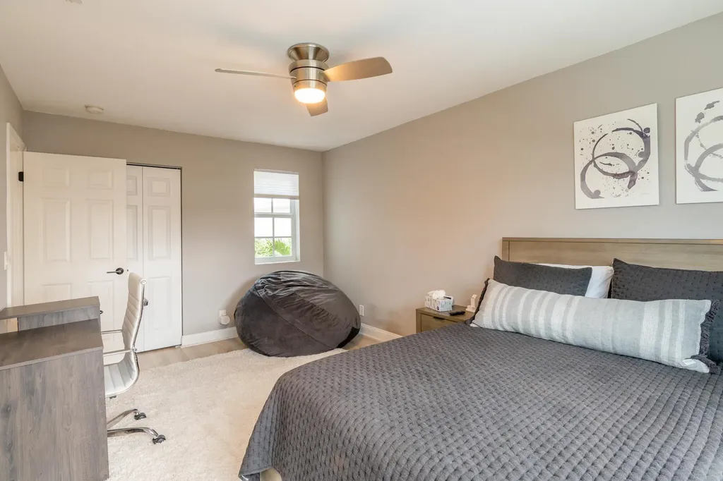 16 Windsor Lane Palm Beach Gardens FL 33418