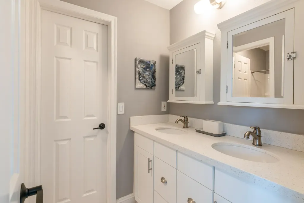 16 Windsor Lane Palm Beach Gardens FL 33418