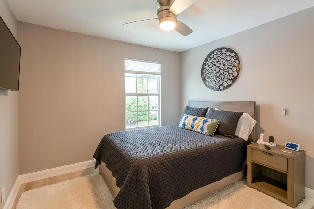 16 Windsor Lane Palm Beach Gardens FL 33418
