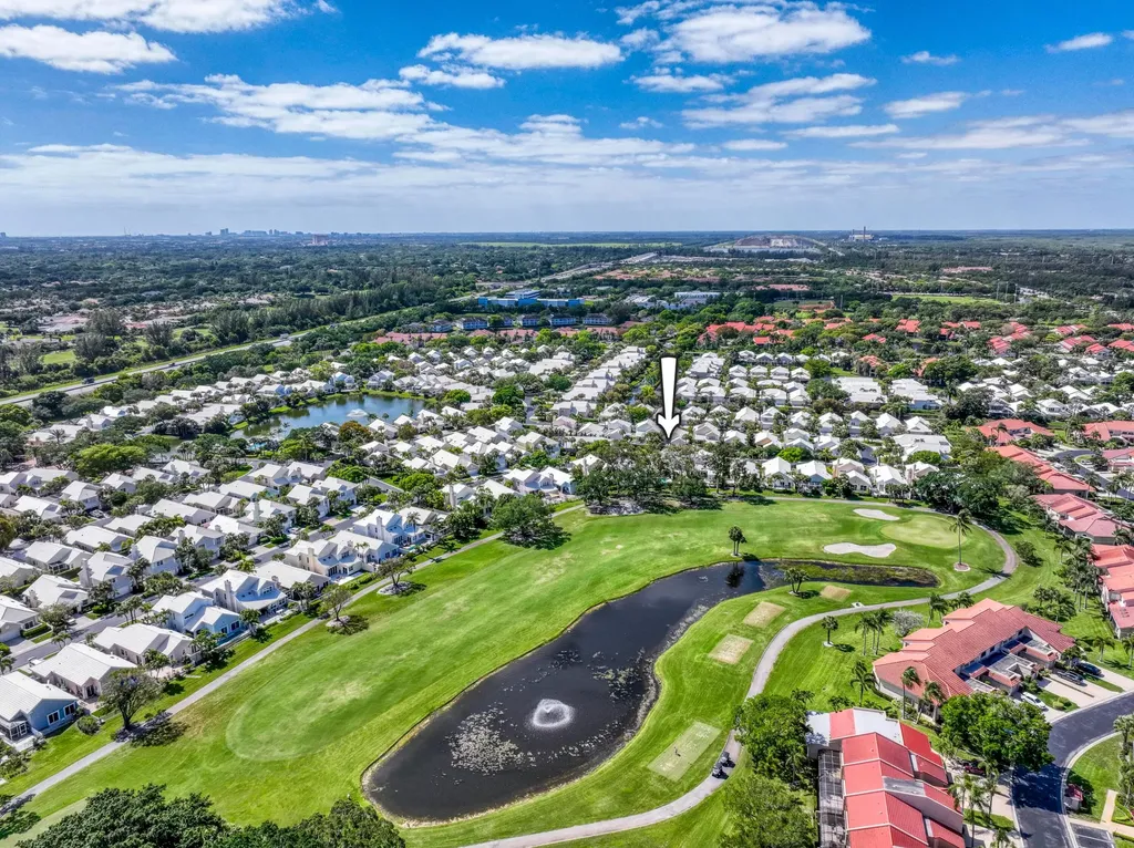 16 Windsor Lane Palm Beach Gardens FL 33418