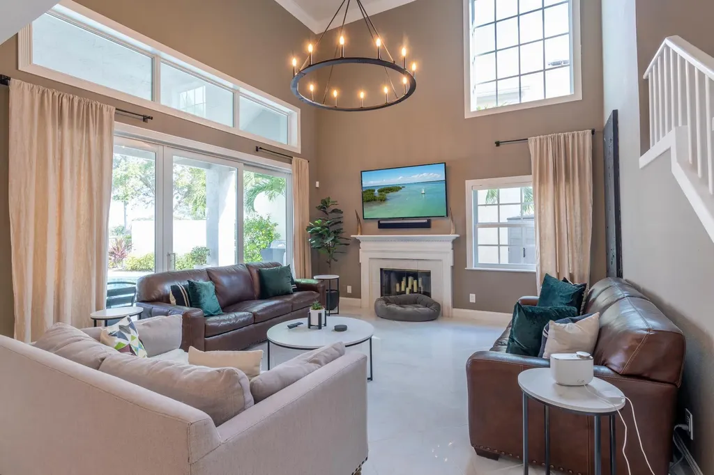 16 Windsor Lane Palm Beach Gardens FL 33418