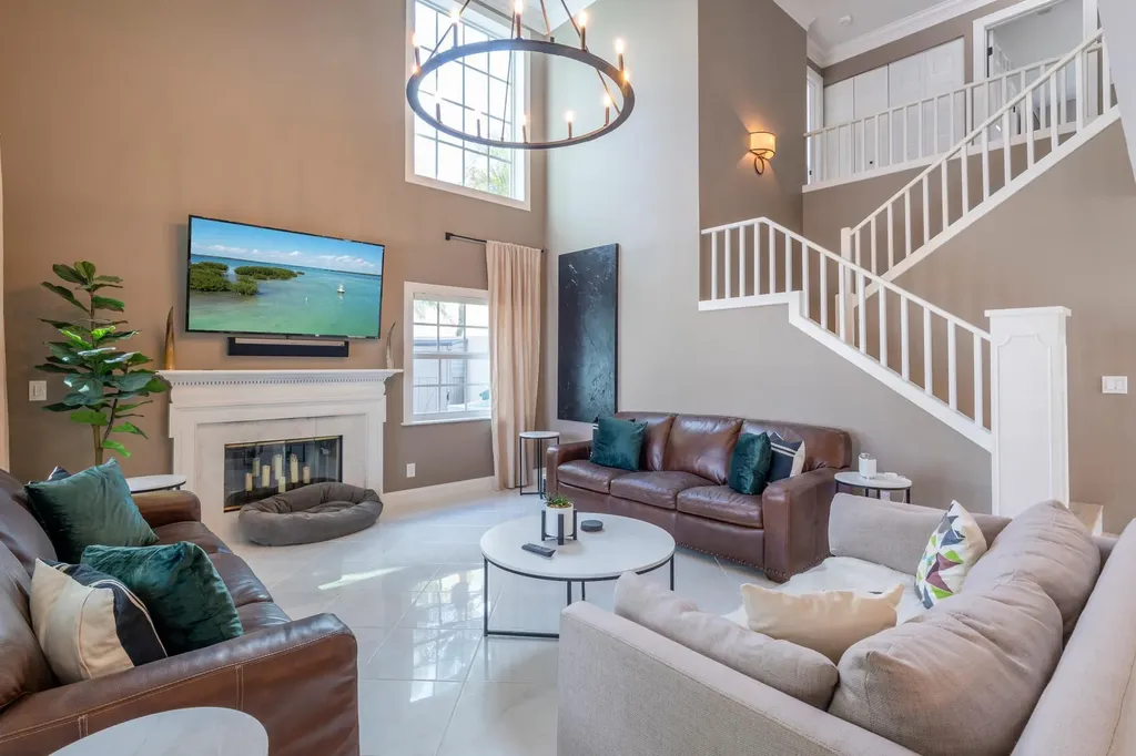 16 Windsor Lane Palm Beach Gardens FL 33418