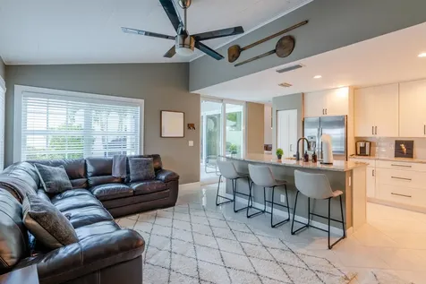 16 Windsor Lane Palm Beach Gardens FL 33418