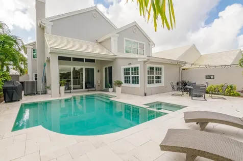 16 Windsor Lane Palm Beach Gardens FL 33418