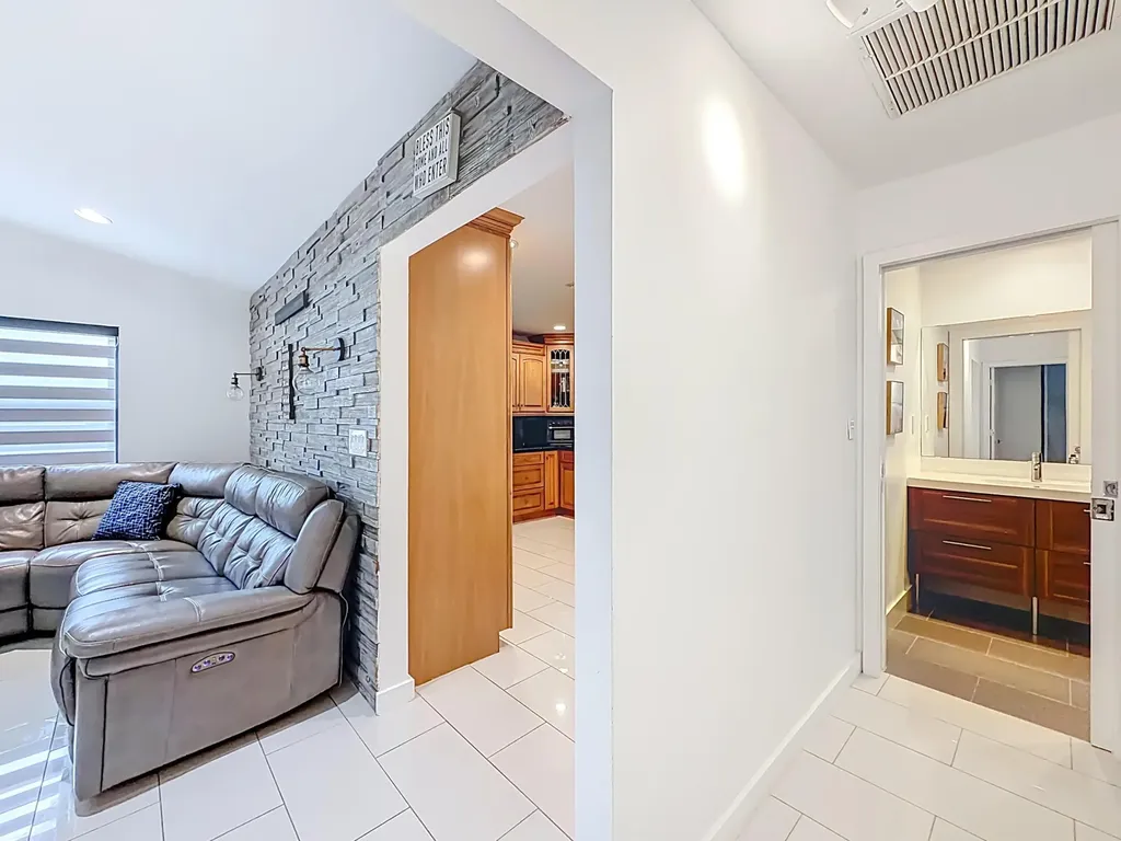1820 NW 93rd Terrace Coral Springs FL 33071