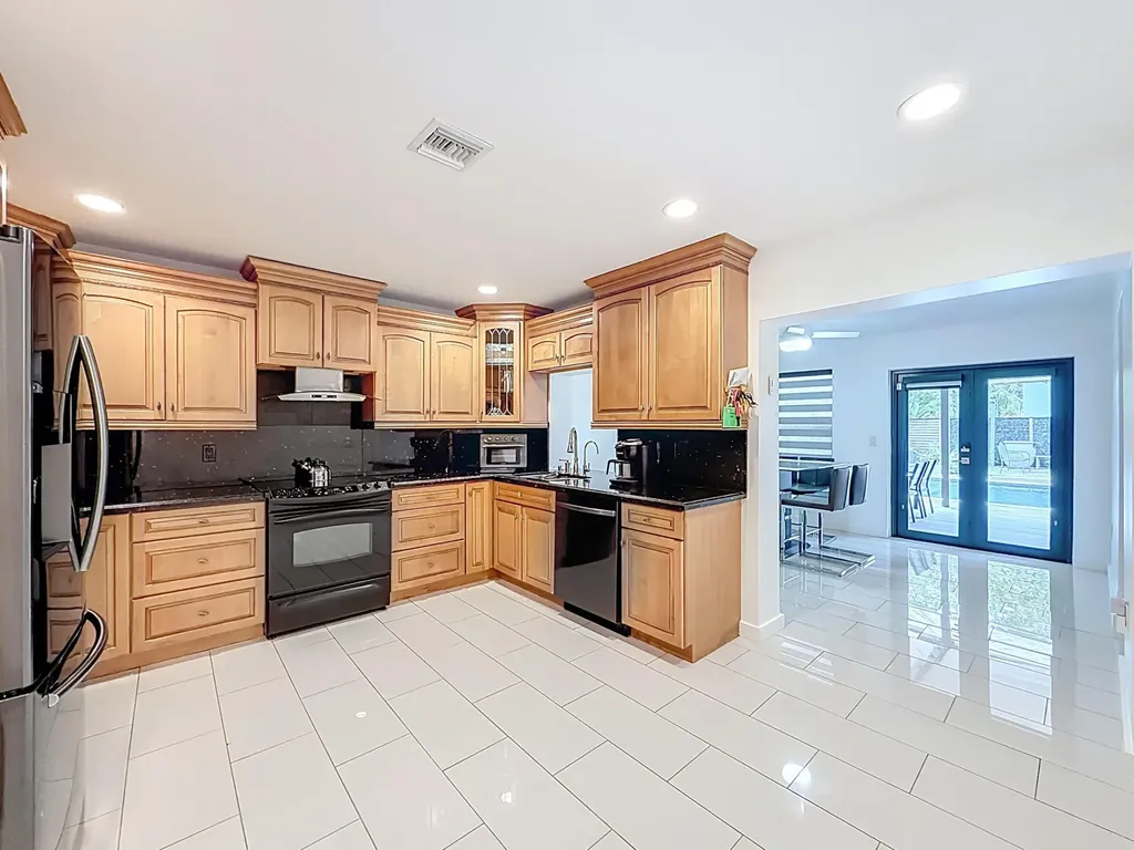 1820 NW 93rd Terrace Coral Springs FL 33071