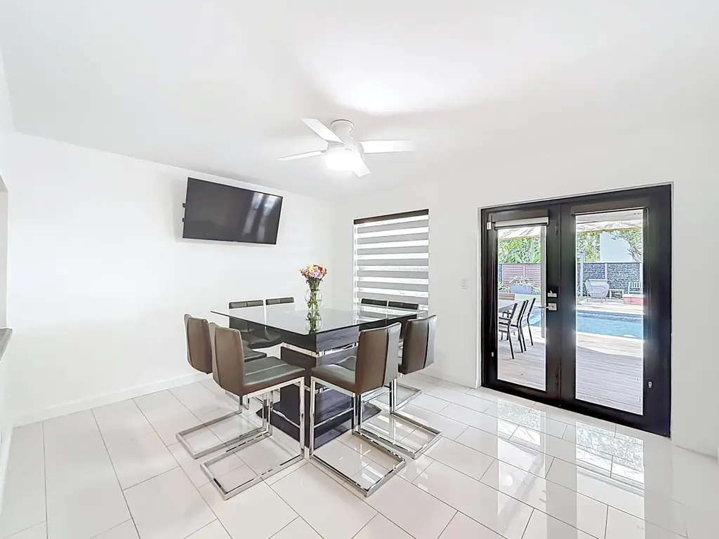 1820 NW 93rd Terrace Coral Springs FL 33071