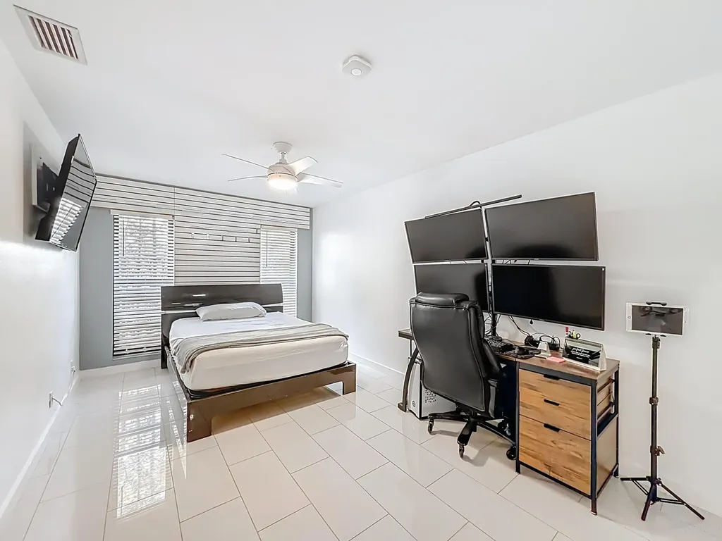 1820 NW 93rd Terrace Coral Springs FL 33071