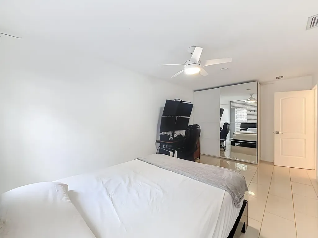 1820 NW 93rd Terrace Coral Springs FL 33071