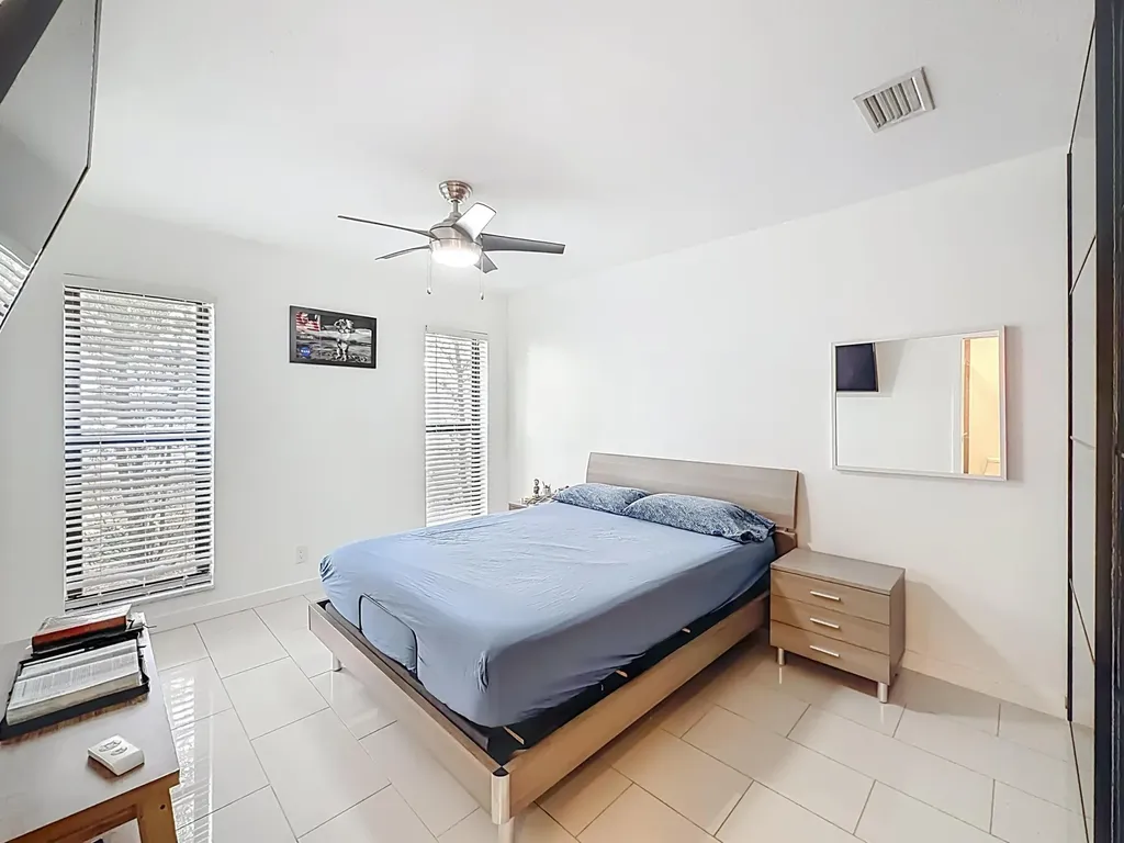 1820 NW 93rd Terrace Coral Springs FL 33071