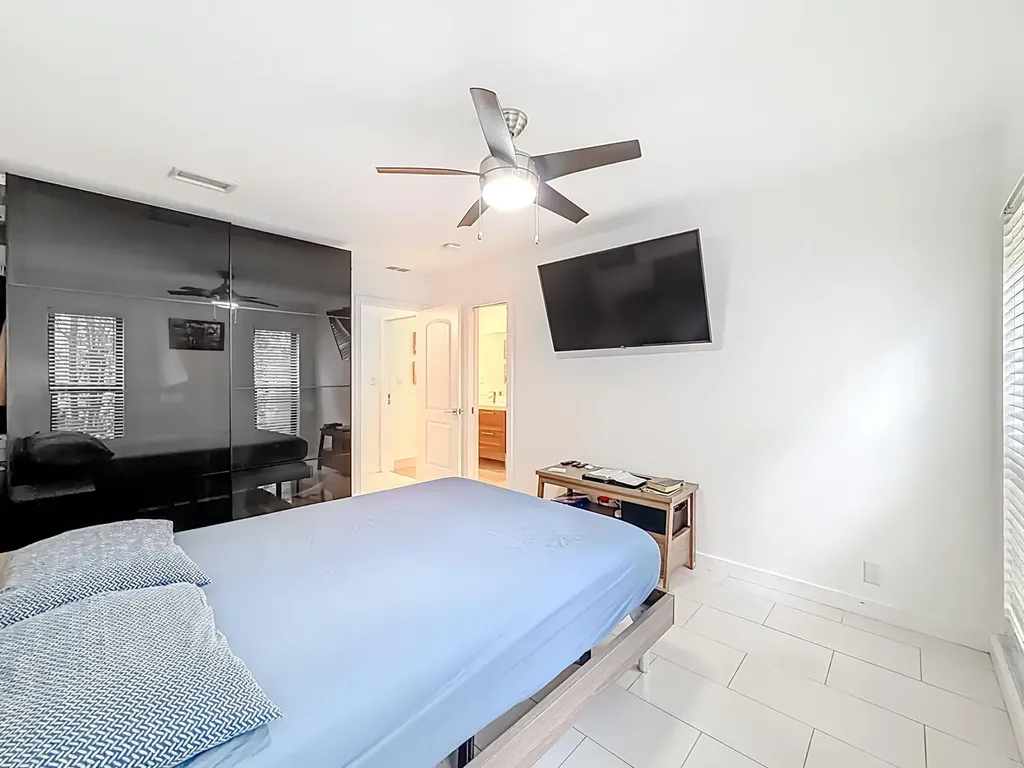 1820 NW 93rd Terrace Coral Springs FL 33071