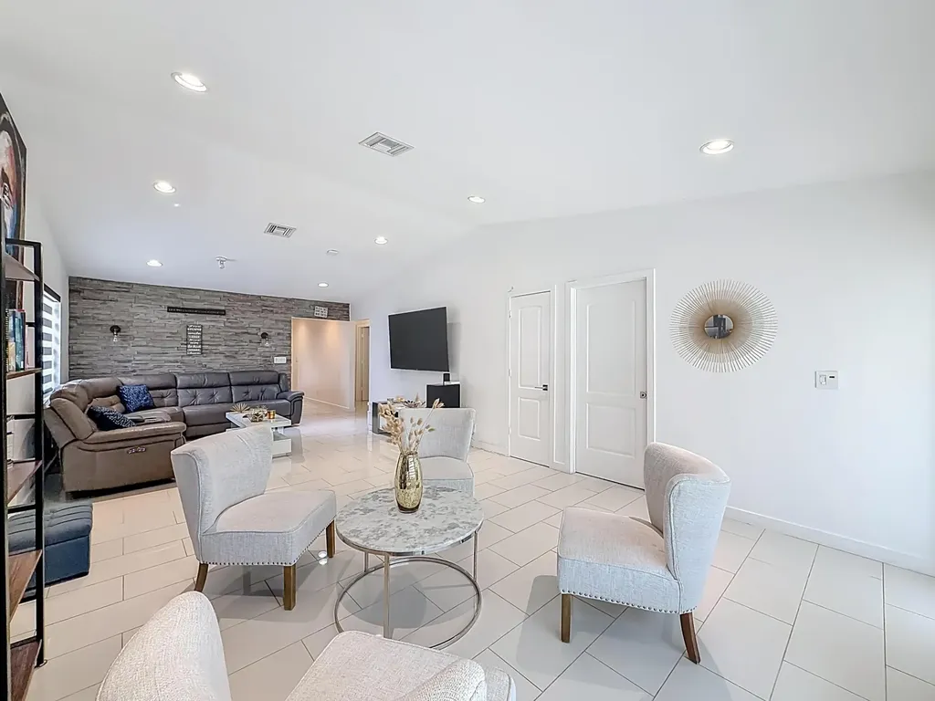1820 NW 93rd Terrace Coral Springs FL 33071