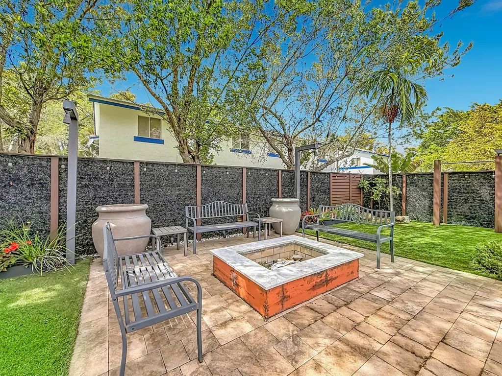 1820 NW 93rd Terrace Coral Springs FL 33071